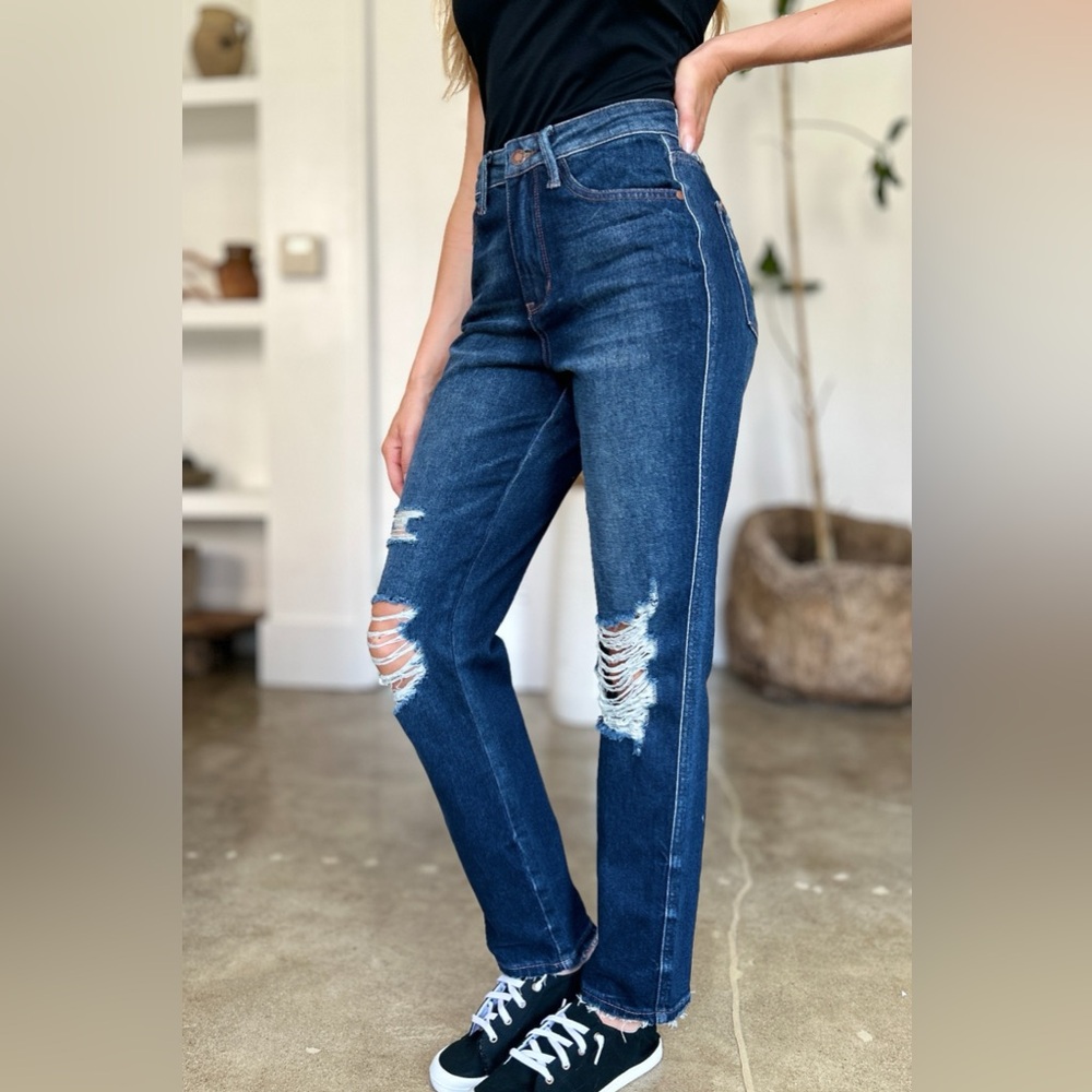 Judy Blue High Waist Rigid Magic Heavy Distressed Straight Jeans - Picture 4 of 10